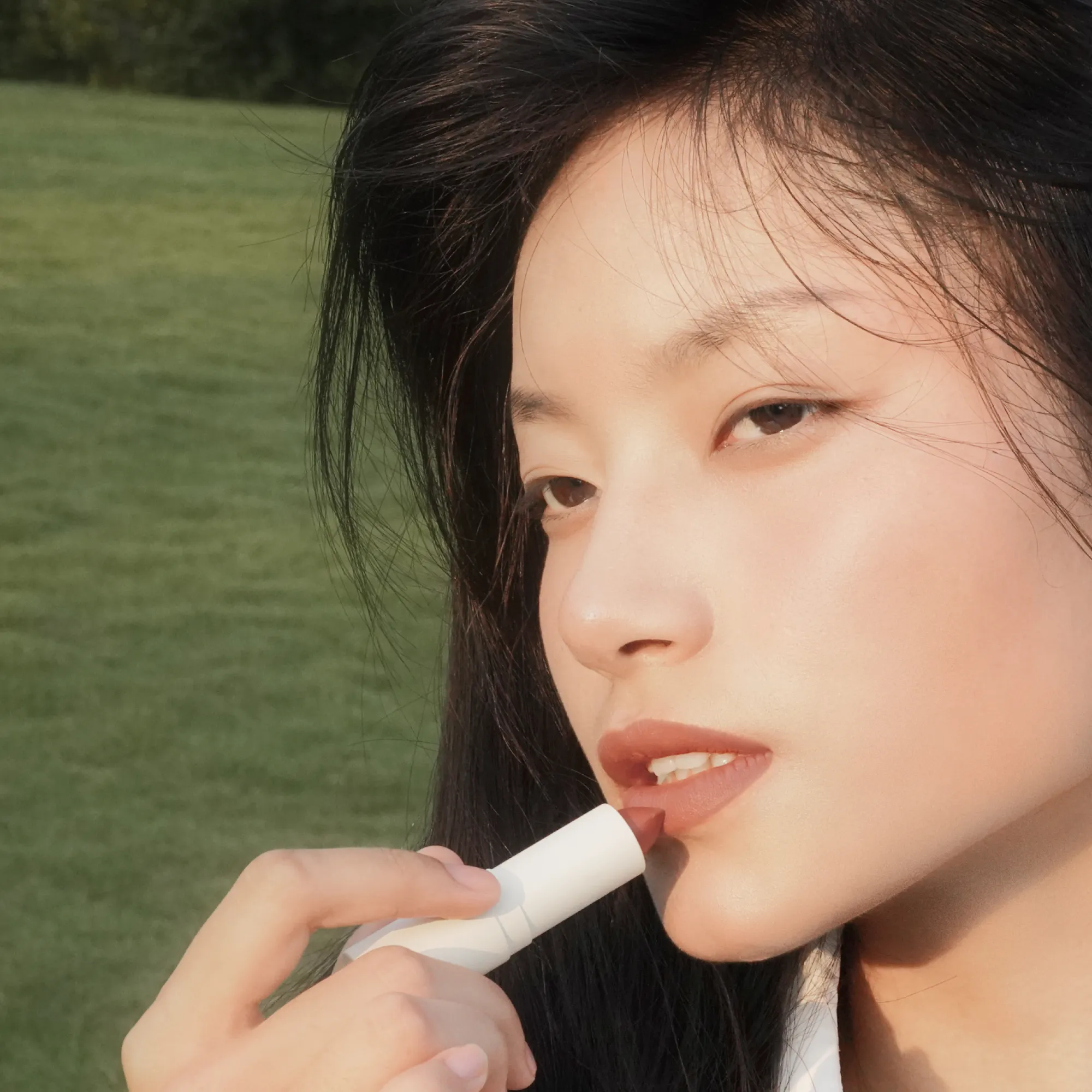 素幸裸感植萃柔雾唇膏 · 上唇效果